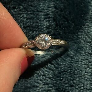 Diamond engagement ring